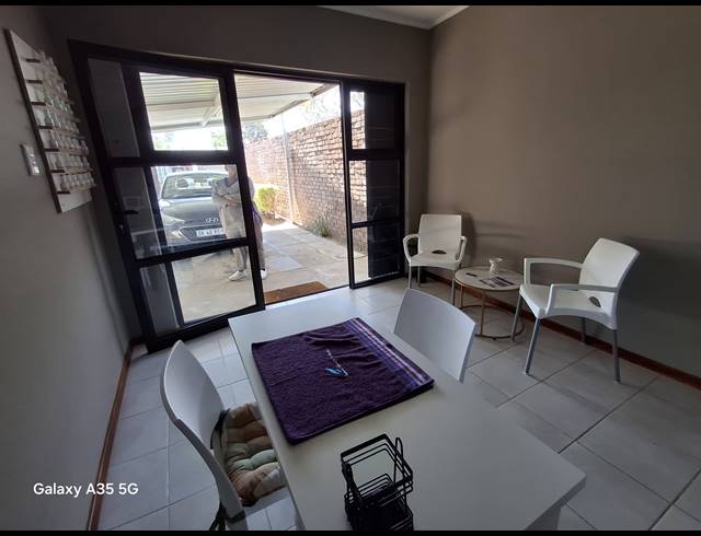 50M² BUSINESS TO LET IN SCOTTSVILLE